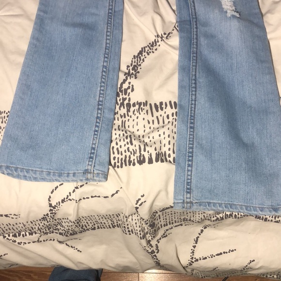 URBAN PLANET-TOKYO | Low rise distressed flare light wash jeans | 1 - Picture 5 of 7